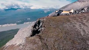In Alaska, the whole landscape is a playground for these free-spirited pilots! Experience the freedom of light aviation at www.wingly.io | Wingly