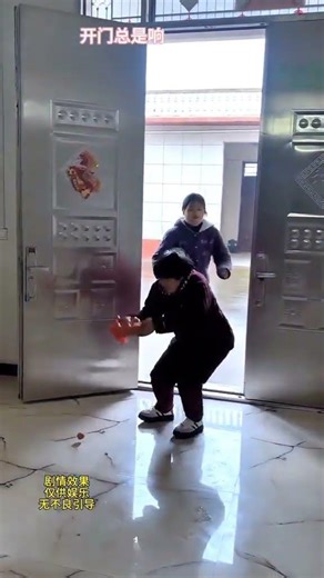 Unintended Ringing Door Prank - Hilarious Unexpected Laughter