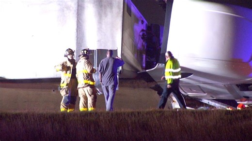 18-wheeler jackknifes on Loop 1604 on Far Northeast Side, blocking traffic for hours