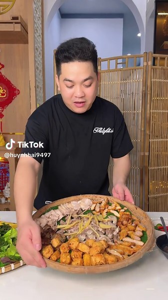 Món Quà Bí Mật Cho Hai Người Bạn Đồng Hành