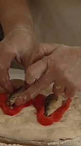 Sardine cakes portray each woman’s taste and choices🥨 #reels #buns #cake #handmade | Eugenio Monesma Documentaries