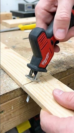 This Milwaukee Mini Saw Cuts Wood Like Butter 😱 #tools #woodworkingtools #powertools