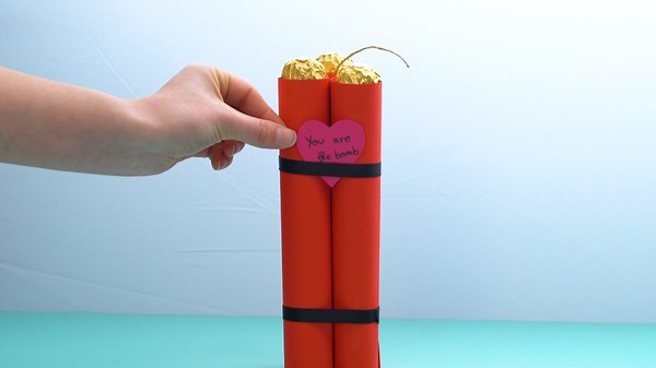 Creative Ways to gift Special Day Cards