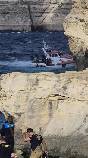 40K views · 350 reactions | Jinstabu l-persuni li hemm fil-baħar. Operazzjoni ta' salvataġġ f'kundizzjonijiet diffiċli ħafna. | Talk News | Facebook