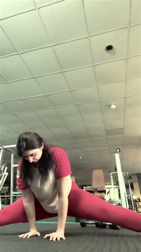 Curvy Shape Gym Girl Solid Training For Best Energy Vibe 🏋️‍♀️ #GymMotivation #Workout #FitnessGirl