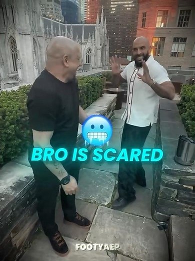 Roberto Carlos vs Messi's Bodyguard 😳🔥