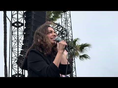 Susanna Hoffs (The Bangles) - Eternal Flame (Epic LIVE 4K) | BeachLife Festival - May 4, 2025