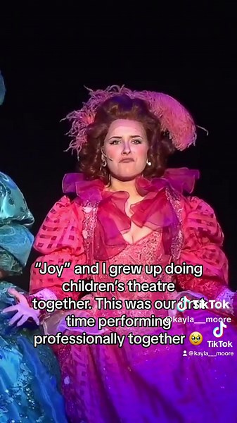 My favorite clips in order of performance appearance: This was Rodgers and Hammerstein’s CINDERELLA at Yorktown Stage November 19th-27th 2022 #theatre #musicaltheatre #performance #cinderella #stepsisterslament #rodgersandhammerstein