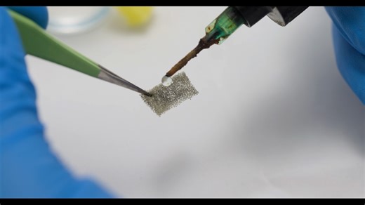 Raw video: ‘Sea creature’ minibot hoovers up oil spills