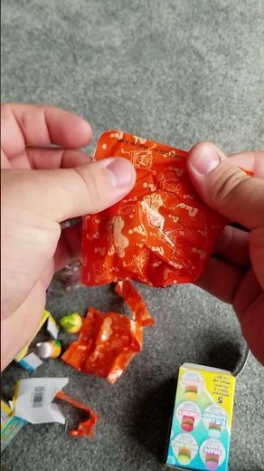 Looking for GOLD Spongebob in mystery prize toys