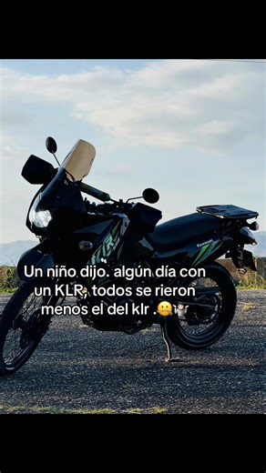 El sueño de tener una KLR: risas y anhelos