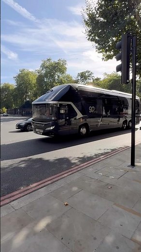 Reluctantly (Neoplan Starliner)