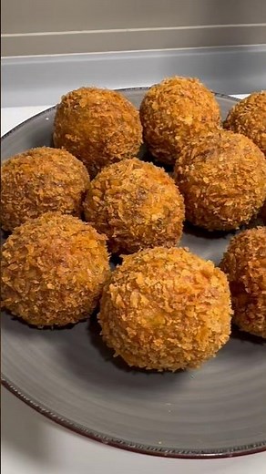What to do with leftover rendang? Make bitterballen.