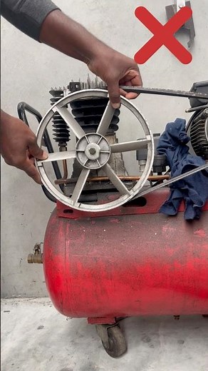 How to change pulleys belts in SECONDS 🦾⚙️#compressor #tools #tricks #shorts #lifehacks #workshop
