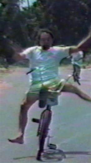 There's a first time for everything! Classic episodes of America's Funniest Home Videos are now streaming free 24/7 for the first time ever! Tune in for some epic fails, hilarious kids, and iconic moments of the past with Bob Saget and Tom Bergeron! #afv Find us on Prime Video WatchFree The CW Local Now | America's Funniest Home Videos