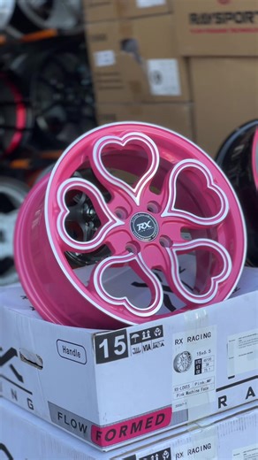 RX Racing Love: Kegilaan Para Gadis Terhadap Rim