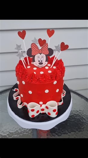 A sneaky throw back to 2021 just a random week in November ❤️ #cakemaker #cakedecorating #cakeshop #custom cakes | Cuteneys Cakes & Desserts - Napier & Hastings