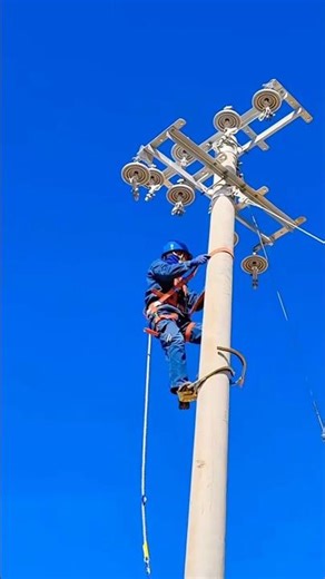 The exact process of maintaining power lines #work #engineering