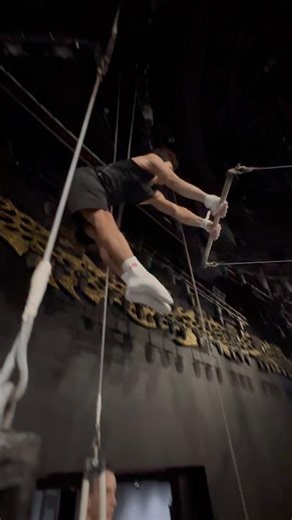 My trapeze practice,triple somersaults jumping 💪🏻 #circus #gym #flip #trampoline