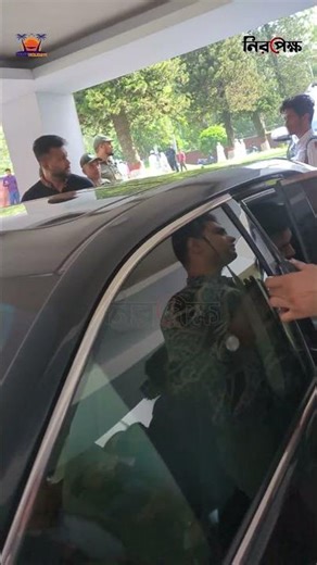 প্রোগ্রাম শেষে গাড়িতে উঠলেন উপদেষ্টা আসিফ মাহমুদ | Daily Niropekkho