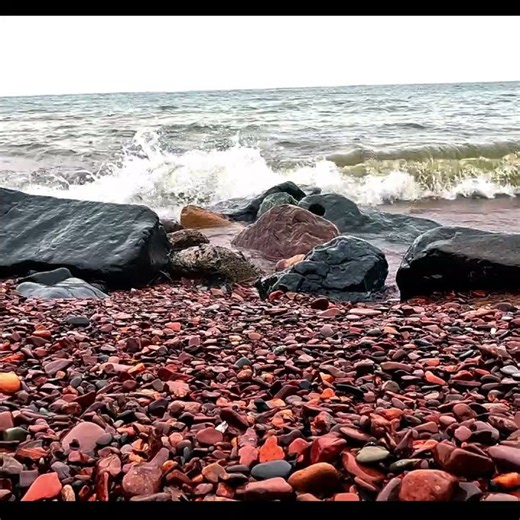 🌙 Powerful Lake Superior Waves in 4K 🌊 Relaxing Rock Beach Sounds #Shorts