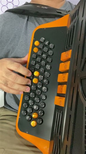 CORRIDO EL CENTENARIO EN ACORDEON 4 HILERAS