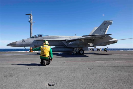 shouts to the Plane Captains & Final Checkers who get this awesome view behind the jets when they launch 🔥 #military #usnavy #navalaviation #aircraftcarrier #nationalpride #patriotism #fblifestyle | Flight Deck Life