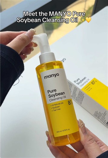 Makeup melts off in seconds with Manyo Pure Soybean Cleansing Oil! 💛 #manyo #oilcleansing #skincare #kbeauty