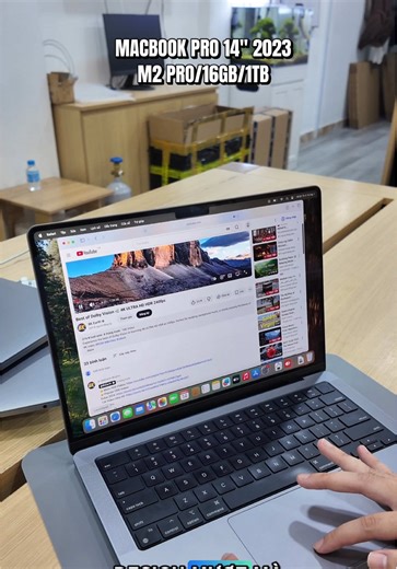 MacBook Pro 14