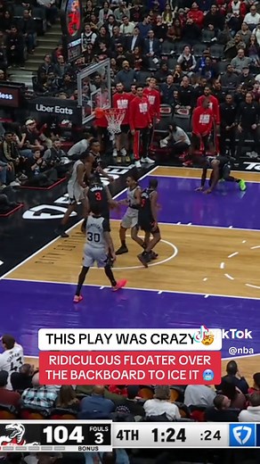 Fox Delivers a Ridiculous Floater in Spurs vs Raptors