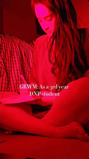 Alejandra Carrasquillo on Instagram: "GRWM for Semester 9 ✨📚 Get ready with me to go to thr gym as a 3rd year DNP student starting my 9th out of 10 semesters. School, clinicals, studying, and real life all at once. Taking it one day at a time and staying focused on the goal. Anyone else deep in their program right now? #grwm #dnpstudent #gradstudentlife #nurselife #studentlife clinicaldays healthcarestudent schoolroutine"