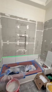 Always use self leveling clips👷🏻‍♂️. Thanks @rubitools . . . #smallbusiness #saintpetersburg #viralreels | Top Notch Tile & More LLC
