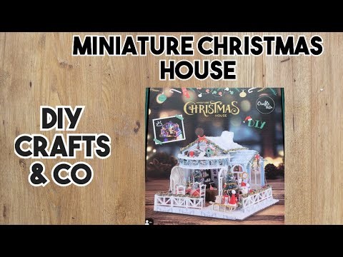 DIY Crafts und Co - Miniature Christmas House
