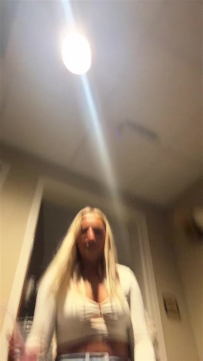 Noelle Nercessian (@thisisntnoelle)’s videos with One Hit Wonder - Se'Kret