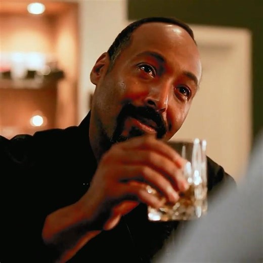 Barry apologizes to Joe #theflash #barryallen #joewest #shorts