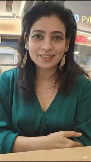 Nupur Awasthi on Instagram: "Kisc oor ki..."