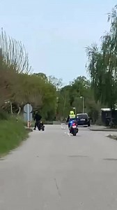 Knallert policechase: 1 minut og væk – Light work