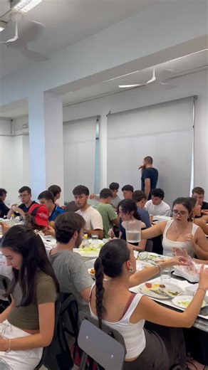 Universidad de Granada on Instagram: "🍴 Los Comedores #UGR seguirán siendo los más baratos de España 🔝 Y sí, subirán solo 50 céntimos a partir del próximo curso, pero os garantizamos lo más importante: la calidad y variedad del servicio 🤝 Además, si necesitas una beca para disfrutar de ellos, no te vas a quedar sin ella 😋 Ah, y la lasaña se queda, no os preocupéis #UGR #UniversidaddeGranada #VidaUniversitaria #comedores #estudiantes"