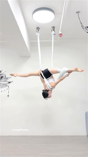 Hannah Chan｜Yoga & Dance Instructor on Instagram: "#hannah的空中練習🌸 #level💛💛💛💛🩶 Thank you @shy____shy ✨✨ Outfit @alo @aloyoga 📍 @oneyoga_studio"