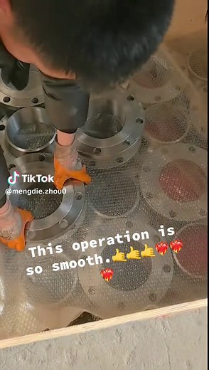 This operation is so smooth.#flange #manufacturing #factory #blindflange #forged