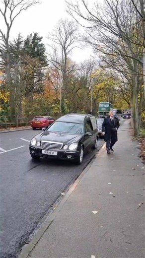 This week, we had the absolute honour of conducting the funeral for Adam Westerman. Coaches and buses were Adam’s life, and it was so fitting that he was escorted on his final journey by so many. A huge thank you to Blue Sky Coaches for creating such a truly special tribute. Your support made this farewell unforgettable. At Denisons, we know that every funeral is a tribute and as individual as the person who has passed away. Rest peacefully, Adam – your journey will never be forgotten. If you wo