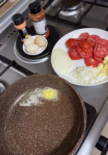 Somali Makeup Inspiration: Transform Your Look!