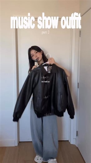 𝘼𝙣𝙞𝙩𝙖 on Instagram: "simple & chill fit today :’) @belvet.jp @oakandfort @thestan.shop @y.e.e.l @chanelofficial #grwm #getdressedwithme #gdwm #outfitinspo #fitcheck"