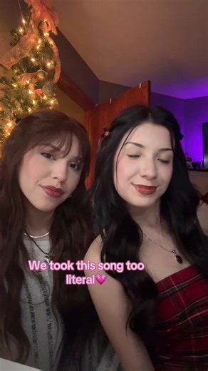 Friends to lovers trope👩‍❤️‍💋‍👩 #wlw #foryou