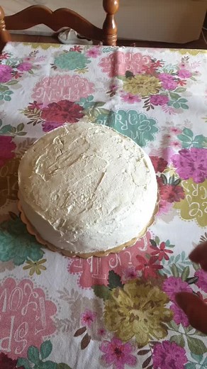 Drip Cake with Macarons #perte #cake #Macaron #HappyBirthday