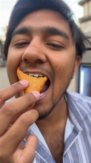 ₹20 mein AI Samosa! 😱 Garam aur Kurkura! 🤤 #shorts #aisamosa #sora2