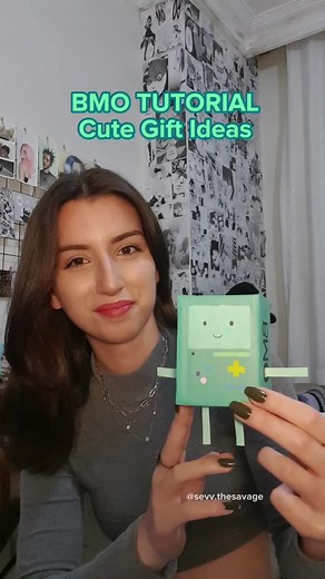 Creative Adventure Time Gift Ideas | DIY BMO Papercraft Tutorial