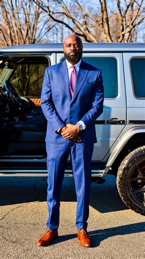 Darryl Farmer | Watch Broker | 🔥TELEWORKING 🔥 Had to get out from my home office and take advantage of a beautiful day. Shout out for my bespoke suit and shirt made by... | Instagram