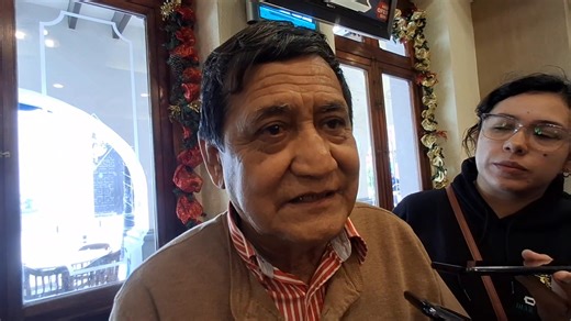 LA CRUDA, QUE ES O COMO CURARSELA Durante estas fechas es frecuente que las personas se desvelen y que en los festejos las copas se consuman en exceso. Si bien se ha dado las recomendaciones para no conducir bajos estos efectos, el de disfrutar en familia también es que a veces al otro dia se amanece con la famosa cruda y esto de acuerdo al médico Lorenzo Castañeda es una reacción del cuerpo a la deshidratacion por la ingesta de alcohol que hacer esto es lo que recomienda. "Tomar electrolitos, l