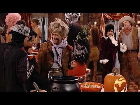 DAVID HEALY’S SECRET?! Why This ROSEANNE Kitchen Moment Left DAN CONNER Suspicious!